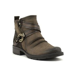 NEW! Earth leather or suede Ankle Boots